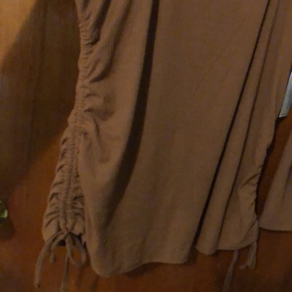 Plus size top - Picture 4 of 5